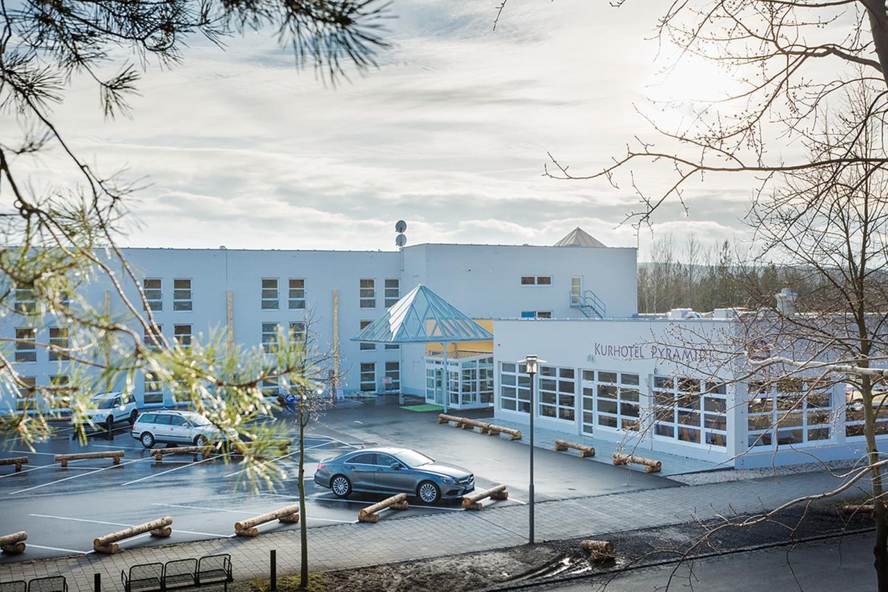 Kurhotel Pyramide Sibyllenbad Neualbenreuth Exterior photo